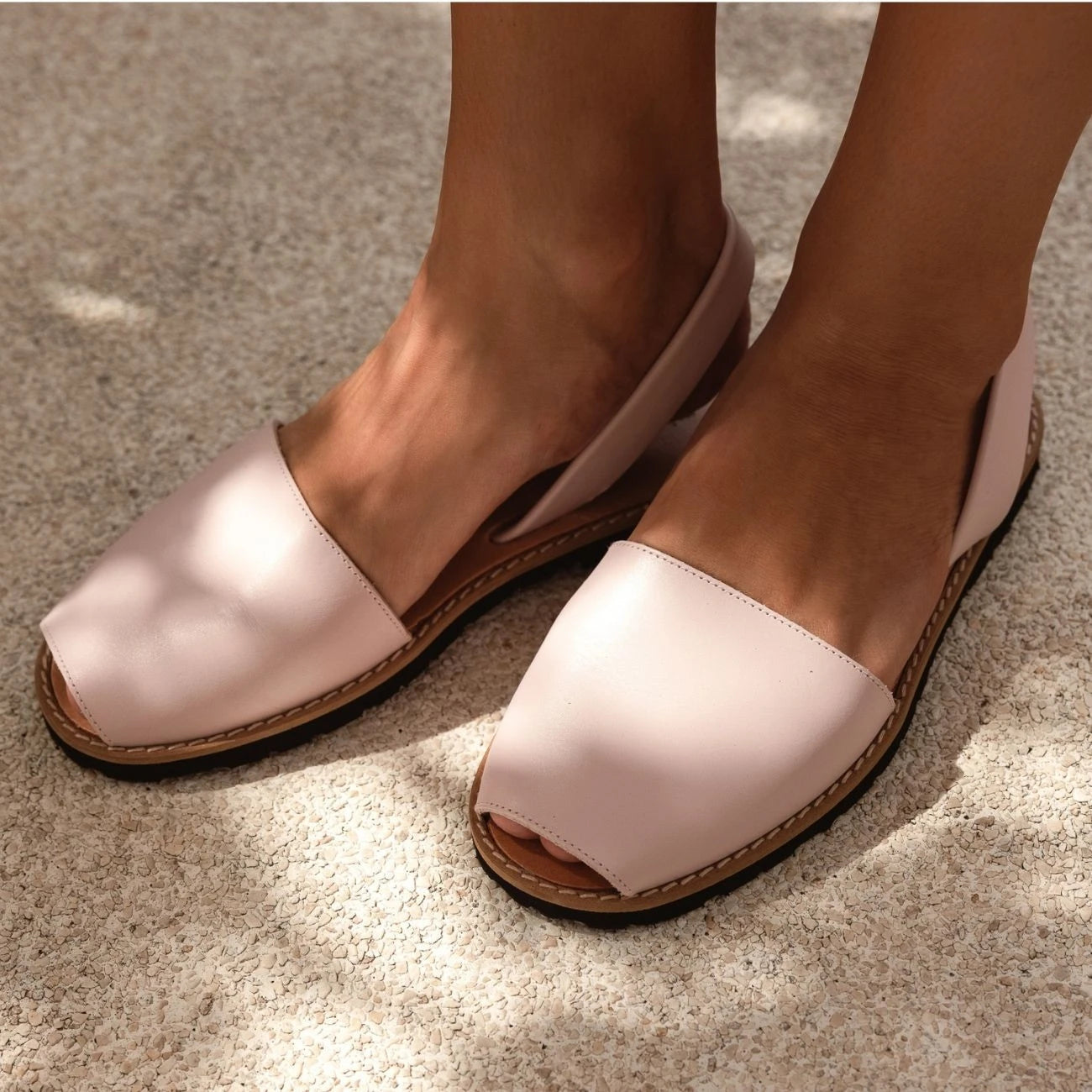 Avarcas Leder-Sandalen in Pastellrosa