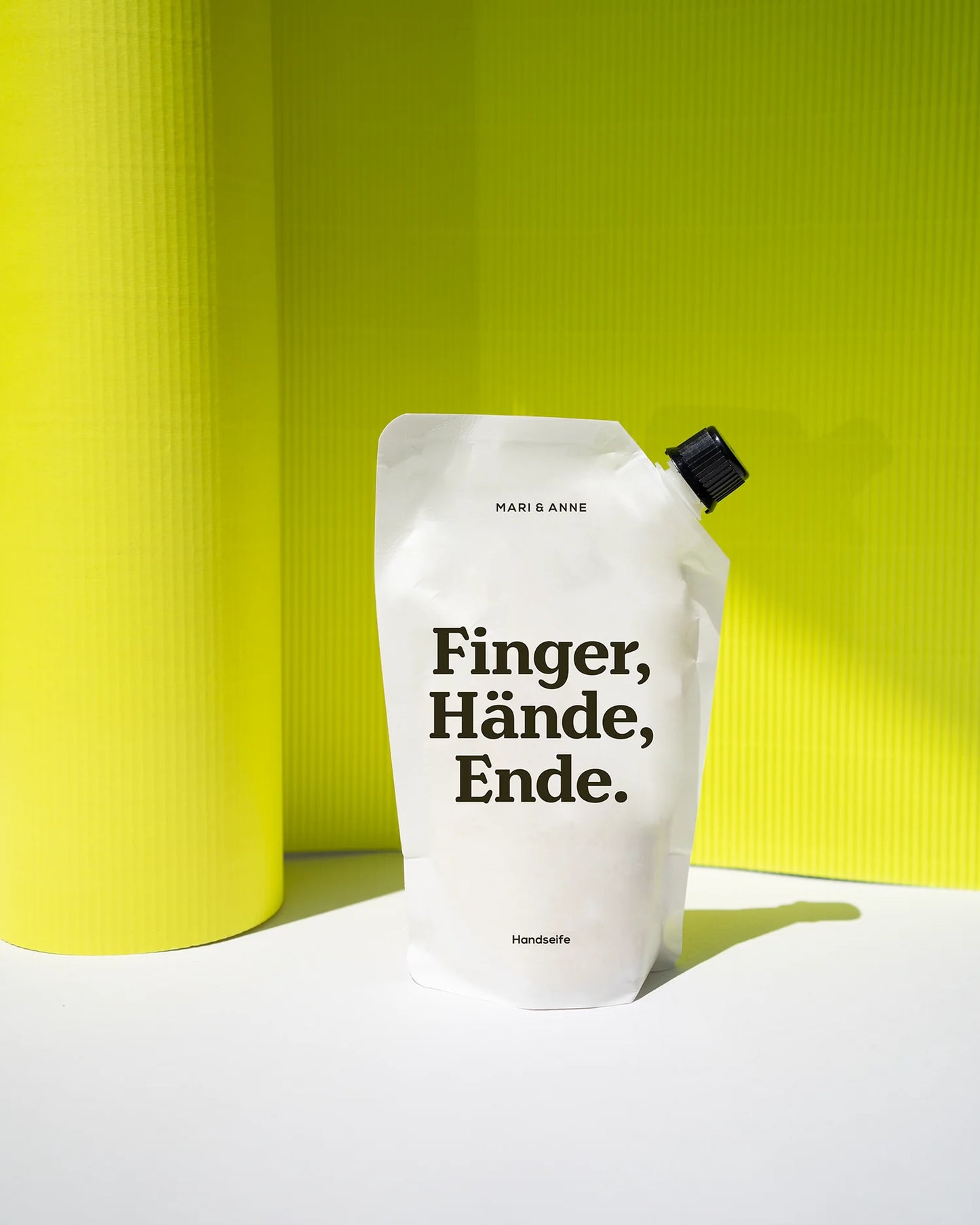 FINGER, HÄNDE, ENDE. ''FLÜSSiGSEiFE''