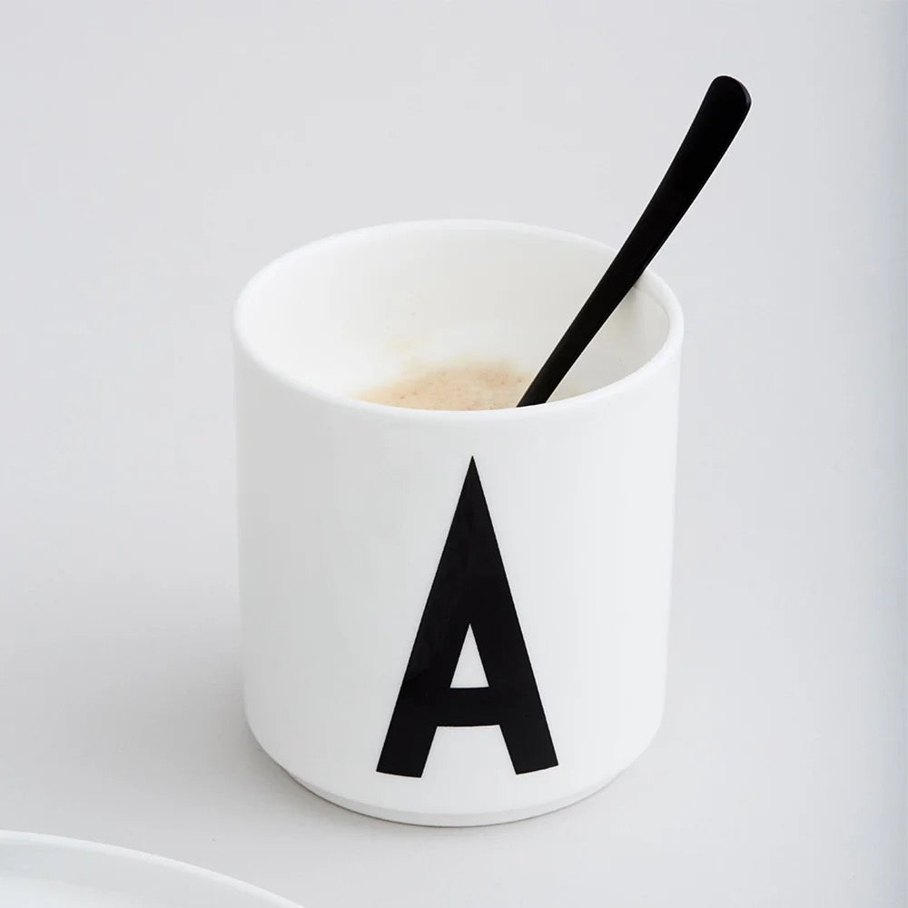 PERSÖNLICHE PORZELLANTASSE A-Z