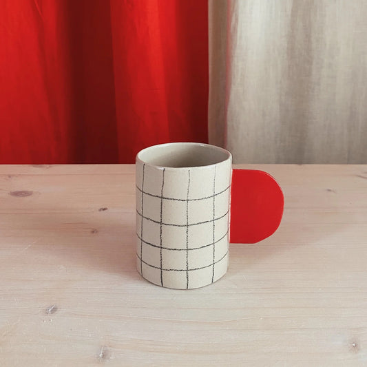 Tasse Grid Rot Ulrike Lea Moormann