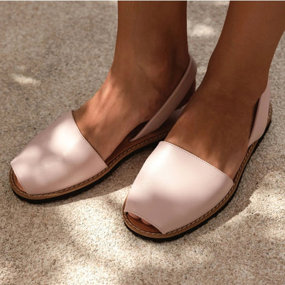 Avarcas Leder-Sandalen in Pastellrosa
