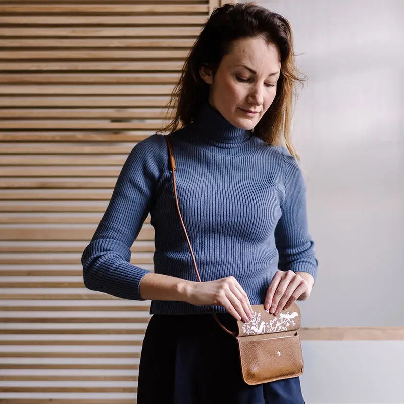 Handytasche Hang On in Cognac mit Used-Look