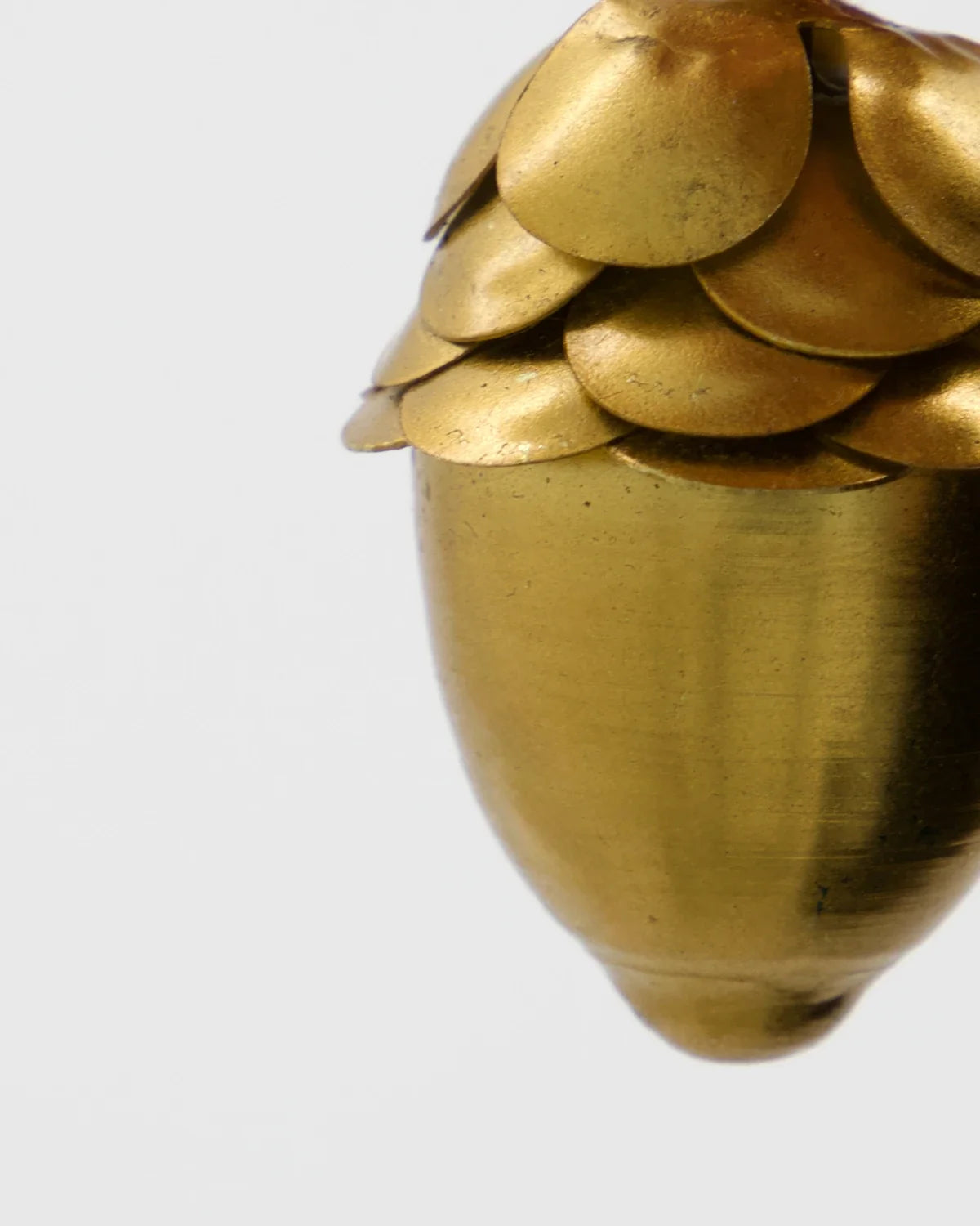 Weihnachtsanhänger in Eichelform aus Eisen, goldfarben, 4er-Set