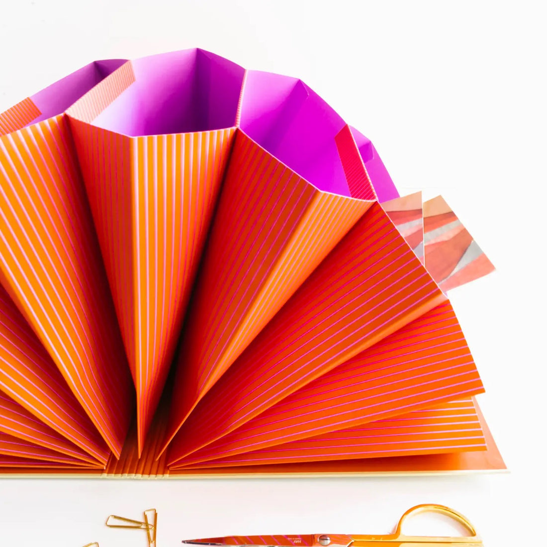 Akkordeon-Ordner Coral - 10 Fächer mit Gummiband