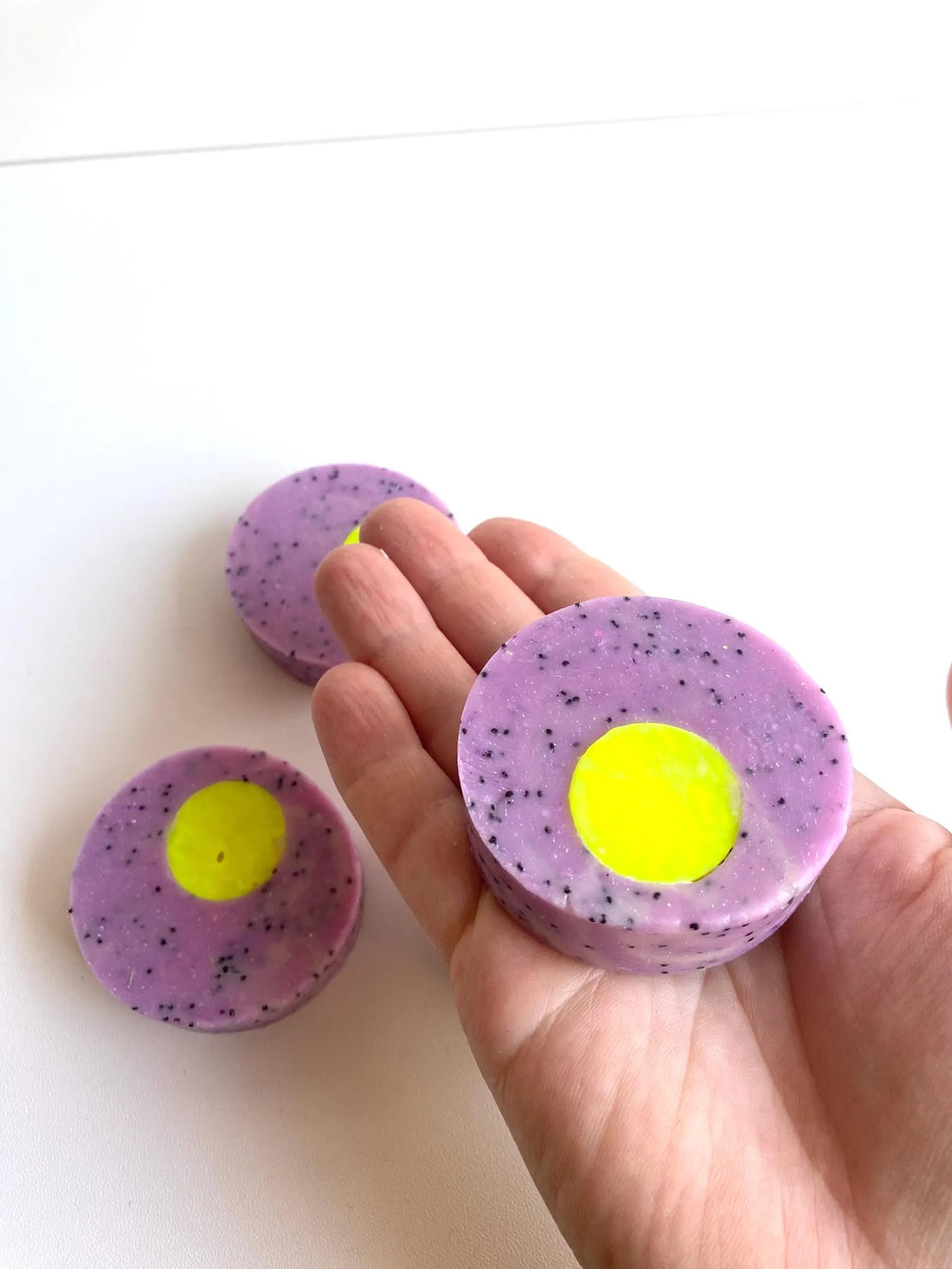 MATHILDA Seife mit Weißertee &amp; Mohn