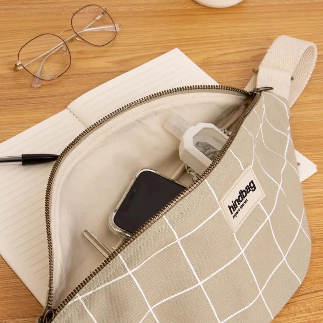 Olivia Gürteltasche Karomuster grün Tonerde/weiß