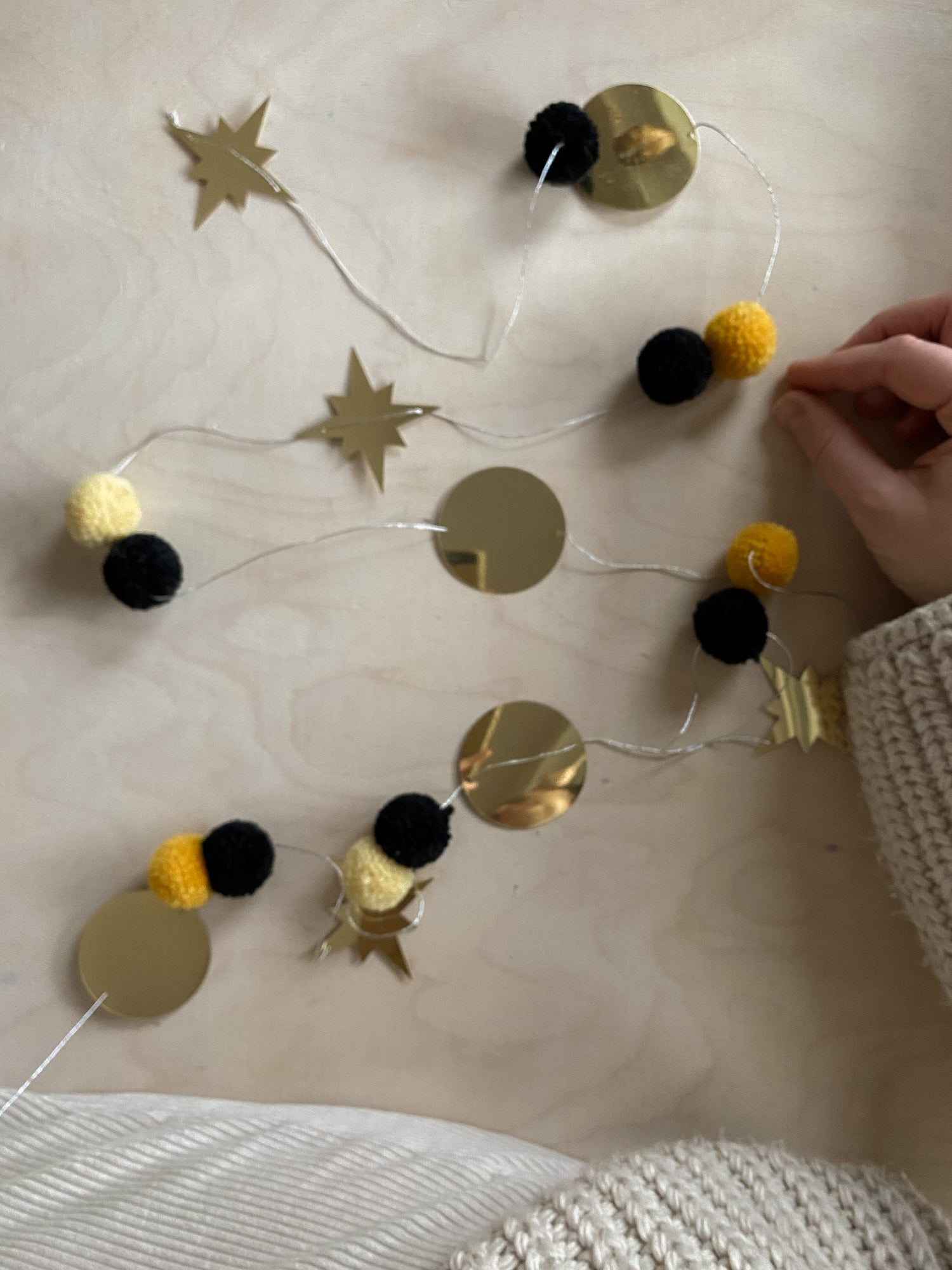 GARNPOMPON GIRLANDE &