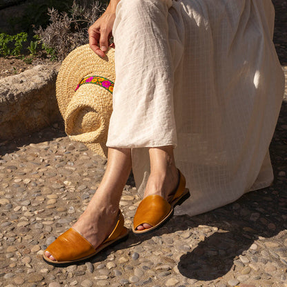 Avarca Leder-Sandalen in Vintage-Camel